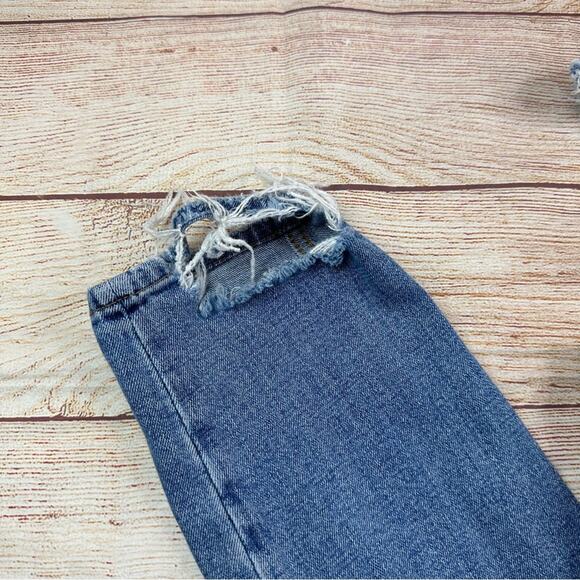 Abercrombie & Fitch Curve Love the Skinny High-Rise - DISTRESSED - Picture 7 of 9